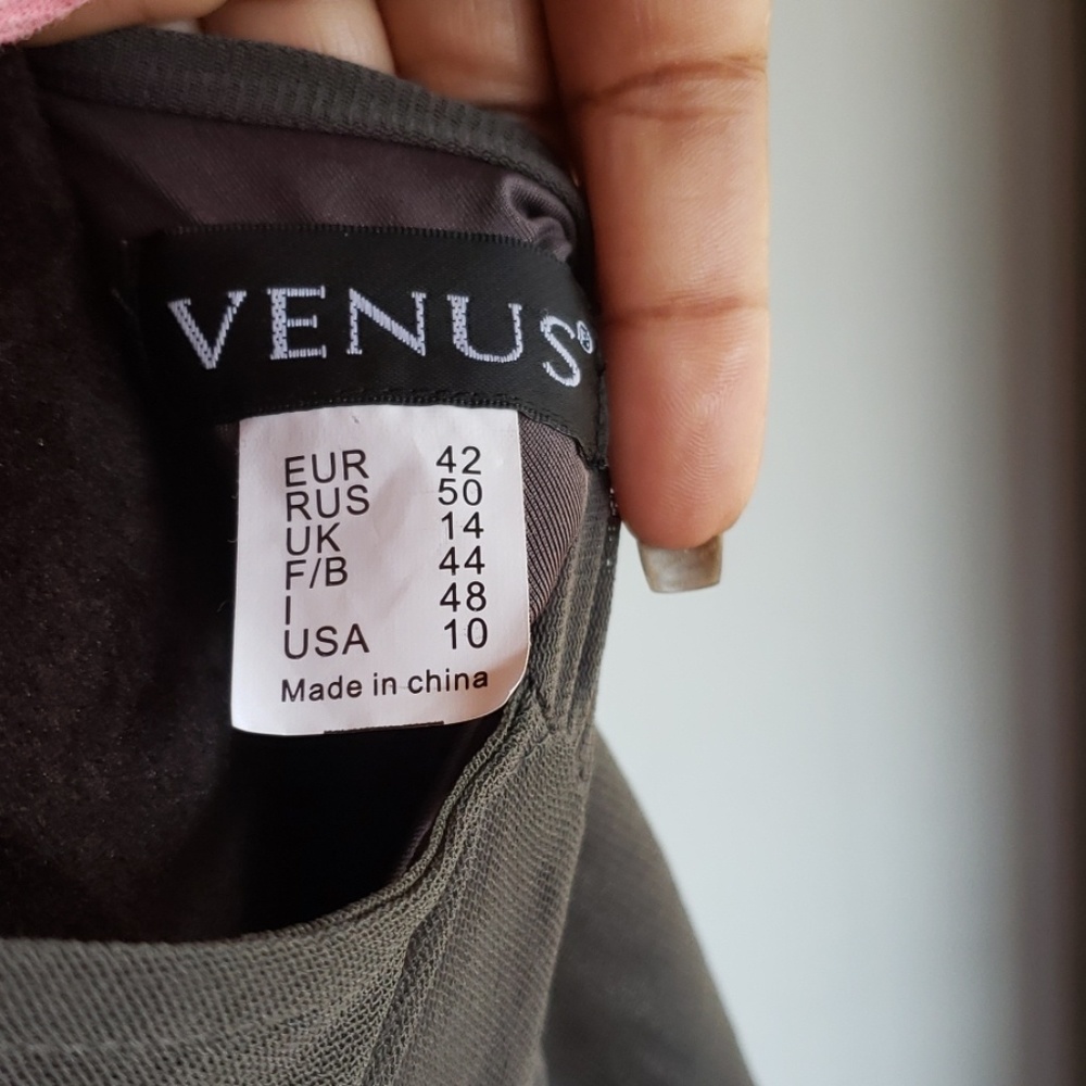 Dress - Picture 4 of 4